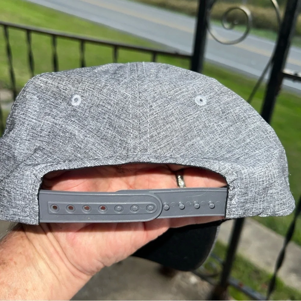 John Deere Grey/Silver Cap Flex for 110 Adjustable Snapback Hat EUC